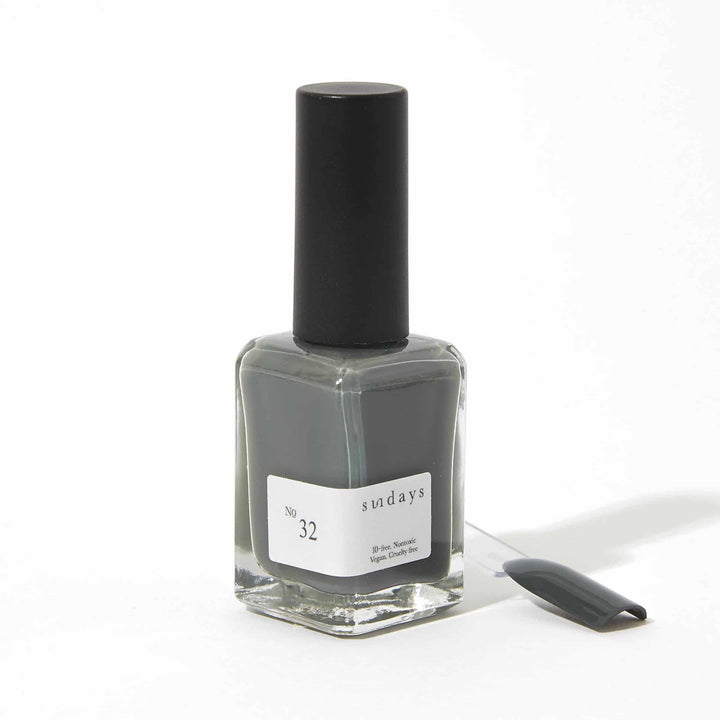 Sundays Nailpolish No.32 | BY JOHN